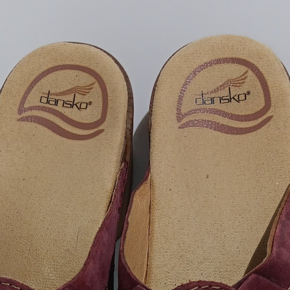 Dansko Serena Slip-on Clog 2.5 in Heel,  Cut Out, Sangria, Size EU 38 US 7.5 - Picture 5 of 9